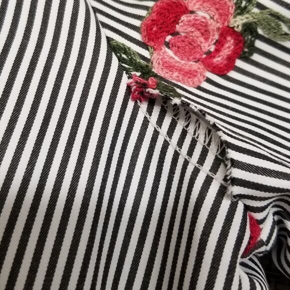 Calvin Klein Floral Embroidered‎  Button Up Blouse - Picture 11 of 14